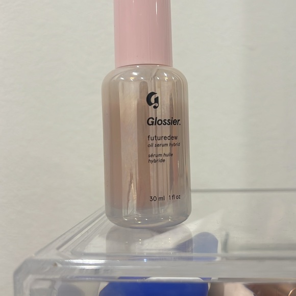 Glossier - Picture 2 of 2